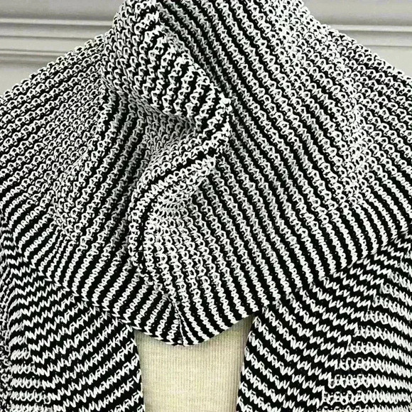 Nicole Miller Artelier Sweater Jacket with hood blue and white Large NEW - Picture 3 of 7